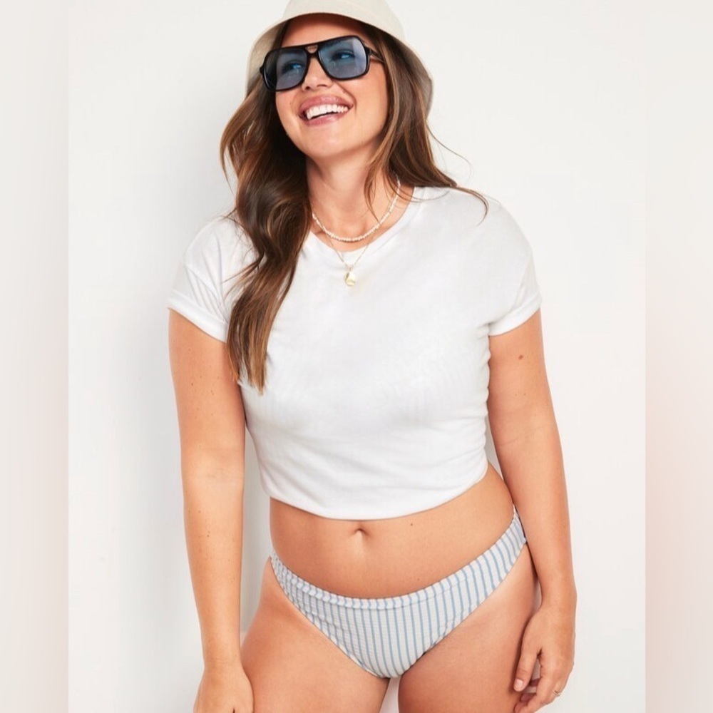 NWT! Mid-Rise Striped Seersucker Classic Bikini Swim Bottoms - Medium 🌻